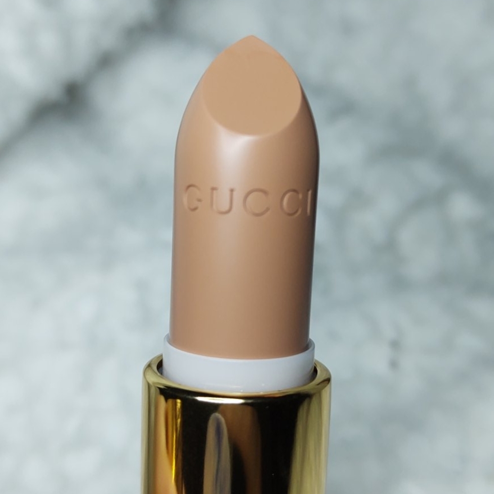 Gucci lipstick satin Carol beige 103